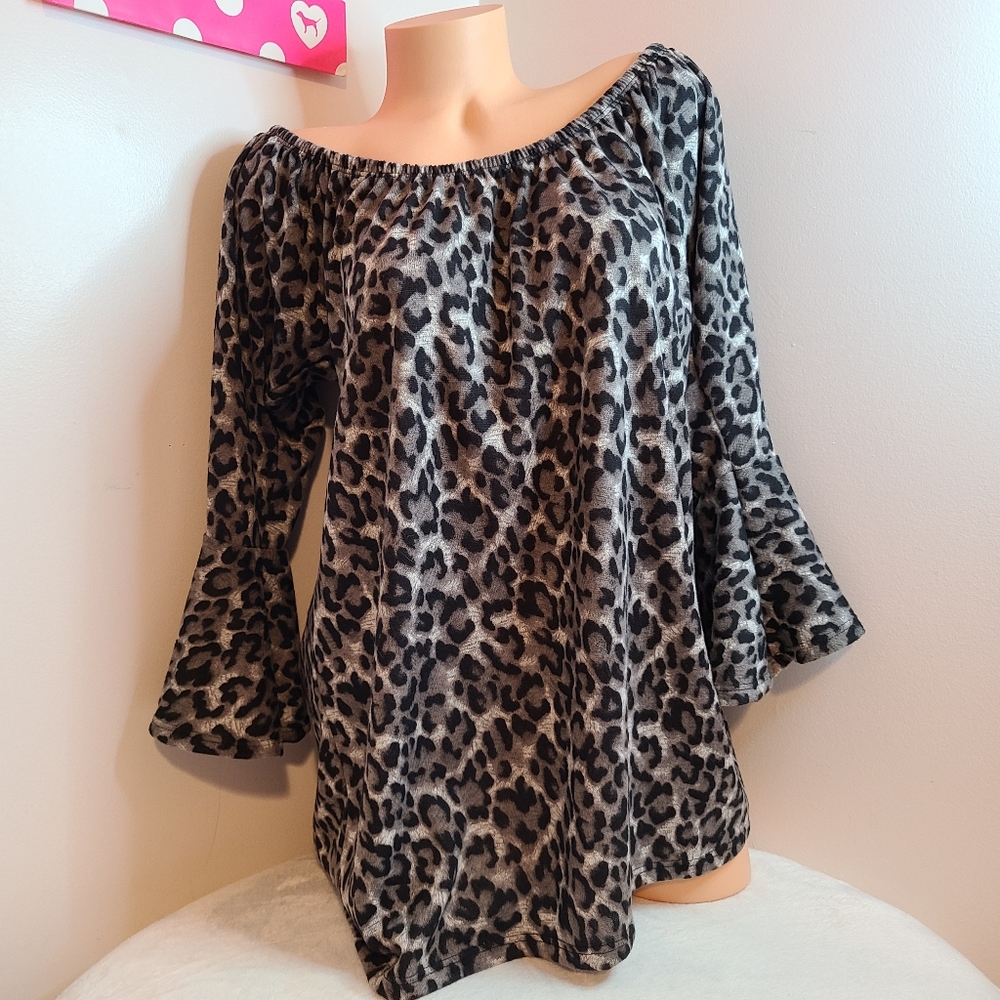 Pretty Young Thing Cozy Leopard Print Off-Shoulder Bell Sleeve Top Size 2X